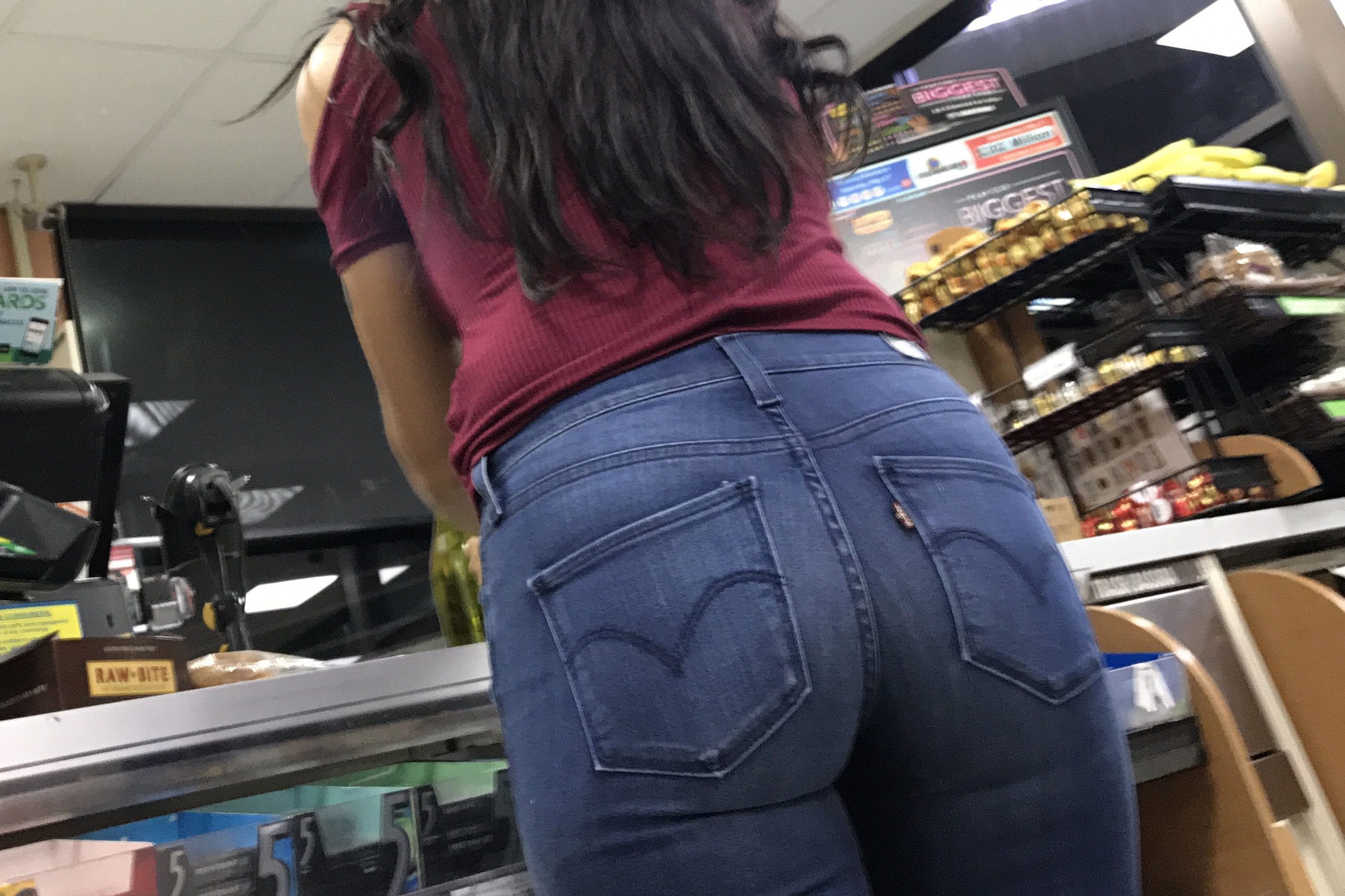 Candid bubble butt jeans fan image