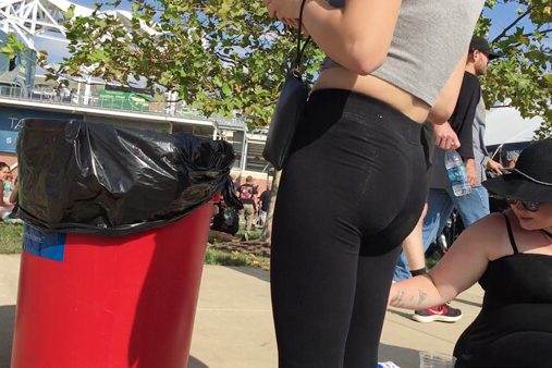 647-prev-full-rock-show-leggings-see-thru-see-through-thong-vtl-vpl-candid-creepshot-voyeur-lollipop-suck-ass-culo-young-girl-teen