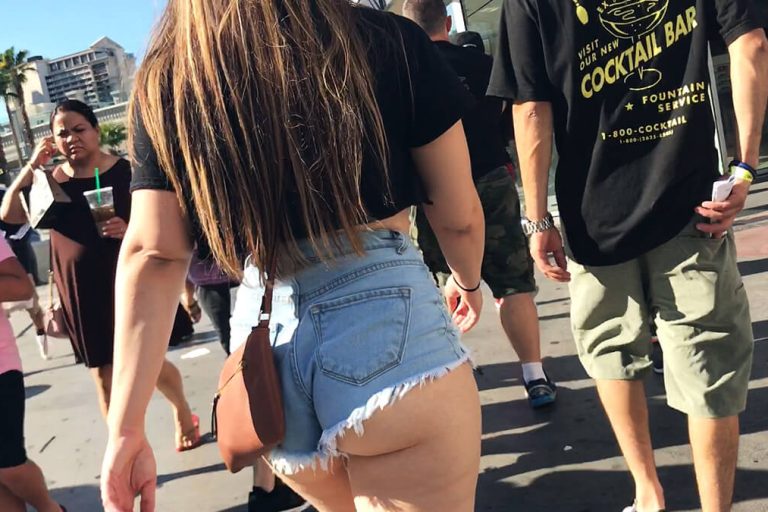 841-prev-candid-bootyshorts-booty shorts in public-ass out-oops-voyeur-creep-ass cheeks