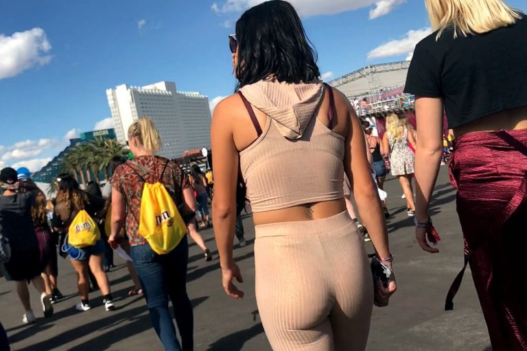 859-a-see thru pants thong-vtl hot girl-brunette concert thong-cthru leggings concert-voyeur girl-cameltoe see thru