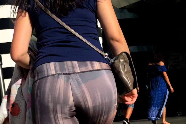 yoga-pants-oops