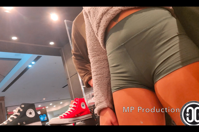 babe_with_tight_spandex_shorts-fs8